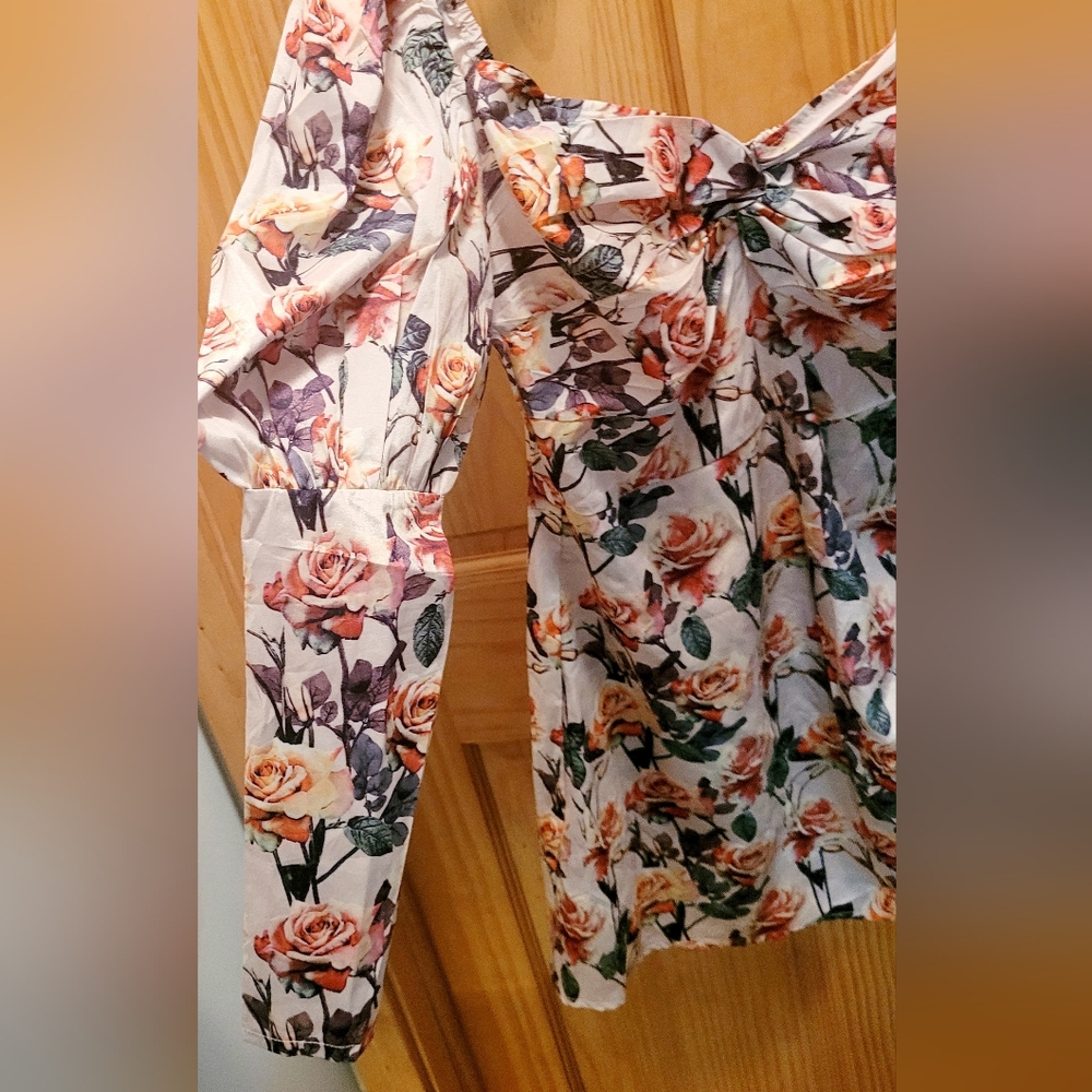 NWT PrettyLittleThing Floral Bodycon Dress. Nude Rose Print Size 12